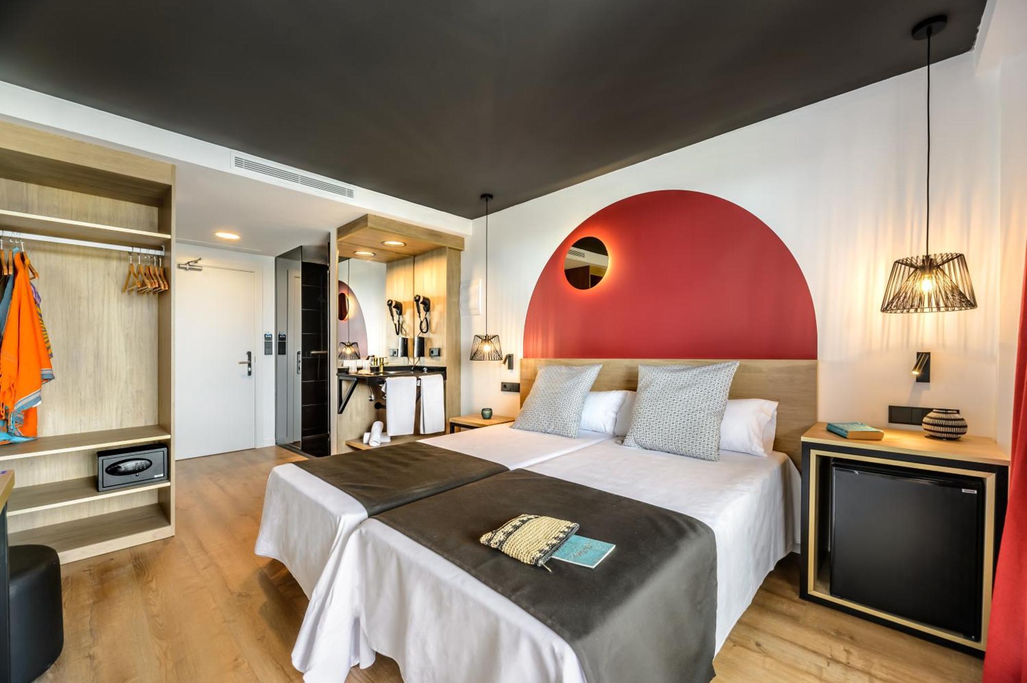 Hotel Vibra District - Adults Only San Antonio  Ngoại thất bức ảnh